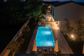 Luxury Villa Lipa Tree